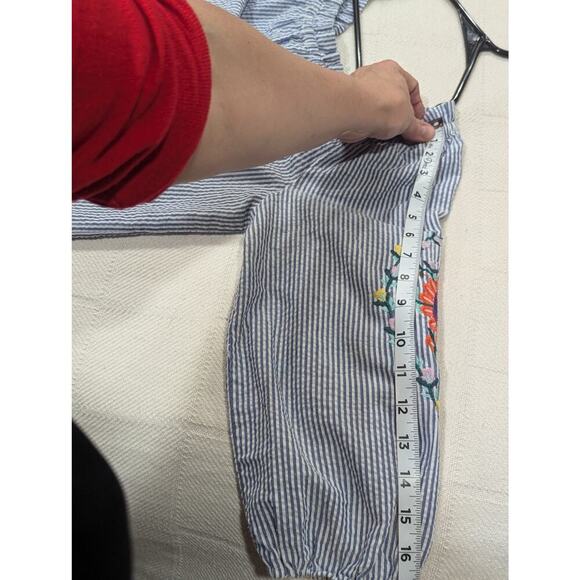 Gorgeous pinstripe off the shoulder peasant style blouse w/floral embroidery L - Picture 7 of 8